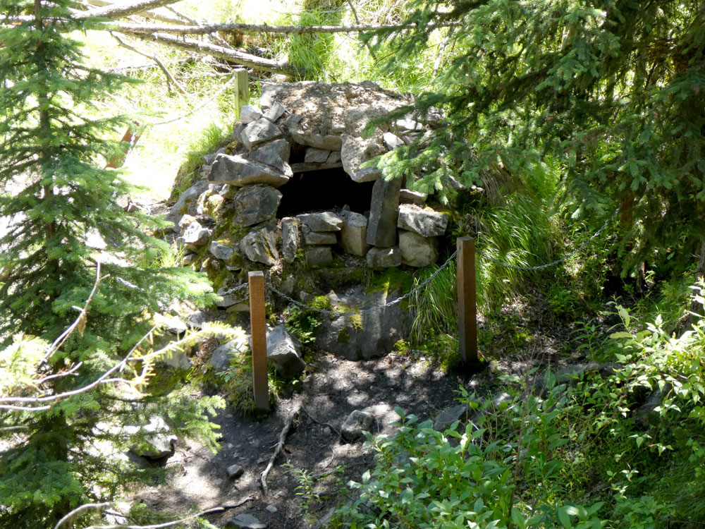 Rock-Oven-Built-for-the-Rail-crews